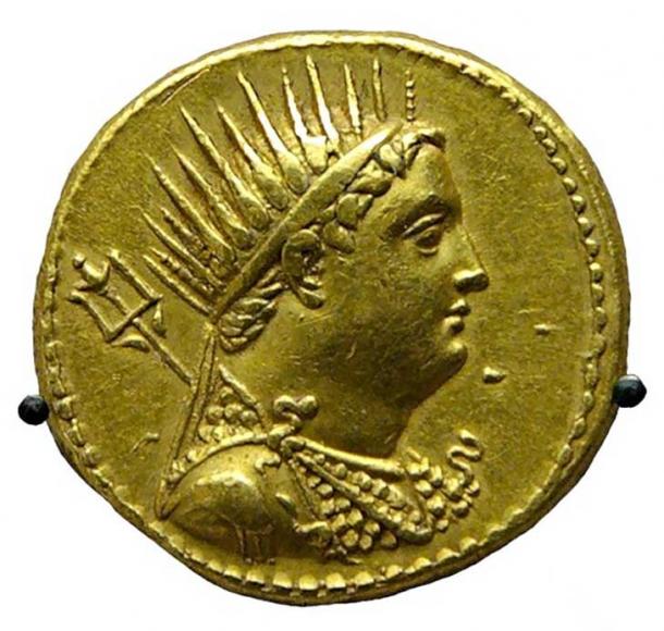 Gold coin depicting Ptolemy III issued by Ptolemy IV to honor his deified father