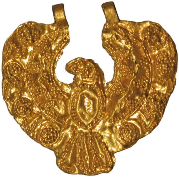 Gold falcon earring jewelry found at Tell el-Ajjul