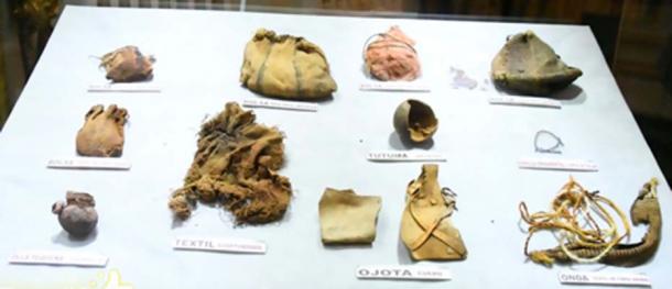 Grave goods found with the mummy. (Tintuzlife / YouTube)