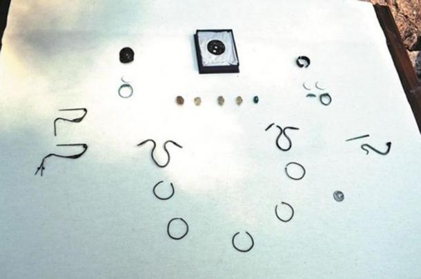 Grave goods from the Thracian noblewoman’s burial included silver and bronze jewelry.