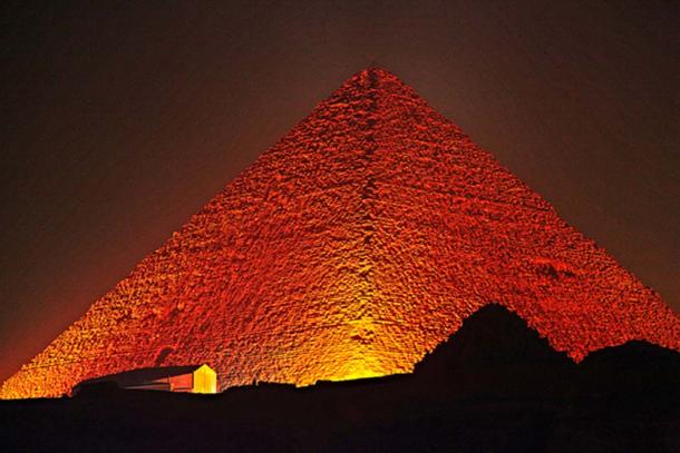 Grande Pirâmide de Gizé à noite. (Flickr/CC BY-ND 2.0)