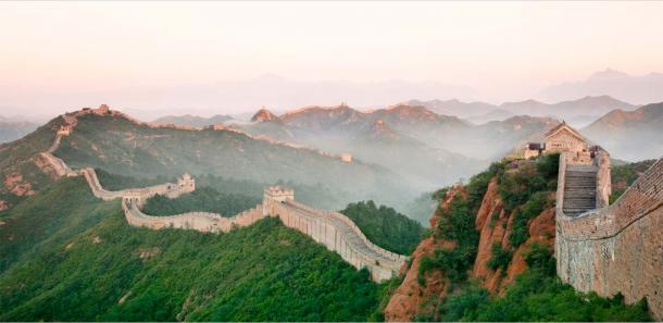An image of the Great Wall of China depicting a Great Wall section unrelated to the Mongolian Arc. The Great Wall comprises a complex network of defensive structures, contrary to the perception of a singular long defensive barrier. (Li Ding/Adobe Stock)