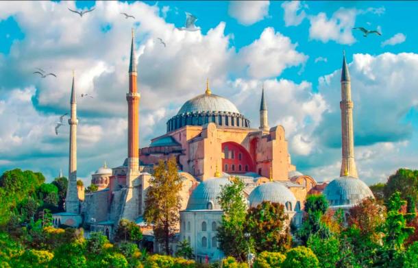 Hagia Sophia es una antigua catedral, mezquita y ahora museo ubicada en Estambul, Turquía. Fue construida por primera vez en el siglo VI durante el reinado del emperador bizantino Justiniano I, y era la catedral más grande del mundo en ese momento. Hagia Sophia es conocida por su magnífica cúpula, sus intrincados mosaicos y su rica historia como símbolo de las religiones cristiana e islámica. Fuente: blackdiamond67/Adobe Stock.