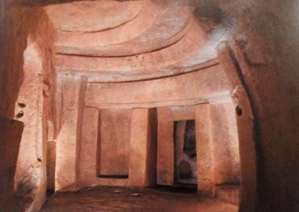 The Hal Saflieni Hypogeum is not only one of the oldest temples in the world, it was also built underground! Pictured: Middle Level – The Holy of Holies (Xiquinhosilva / CC BY SA 2.0)