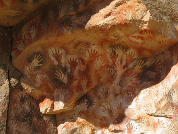 Hands at the Cueva de Las Manos in Argentina. (MrHicks46/CC BY SA 6.0)