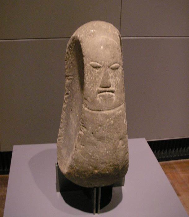 Hawaiian deity figure, possibly the God of canoe carvers. 