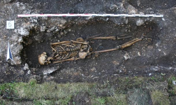 Note the missing left foot of the Hemmaberg man, seen here in his grave, apparently cut off by a foot soldier while he was doing battle on a horse.