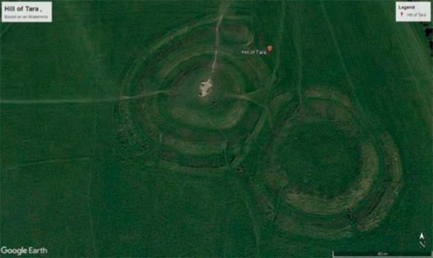 Hill of Tara with an analemma oriented to the winter solstice. (Google Maps)