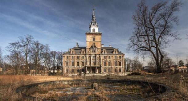 Hochberg Palace in Roztoka, Poland. (TemAonline)