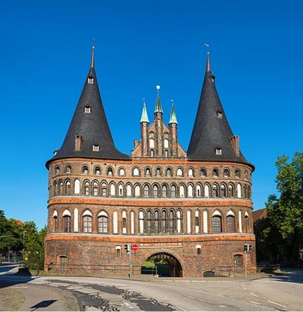 Holstentor in Lübeck, Germany. View from Town side. (Christian Wolf (www.c-w-design.de)/CC BY-SA 3.0 DE)