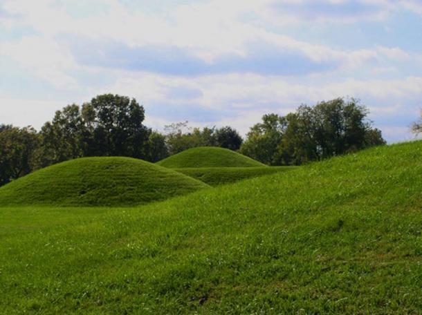 Hopewell culture mounds from the Mound City Group in Ohio. (Heironymous Rowe / CC BY-SA 3.0)