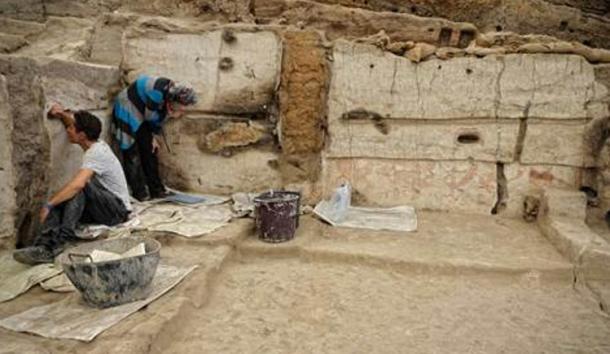 House at Çatalhöyük undergoing excavation