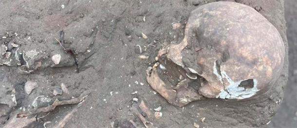 Human skull unearthed at the construction site. (Nelyane Gomes/Iphan)