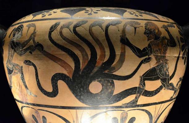 Hydria (ceramic water container) with Heracles and the Lernaean Hydra from Etruria, attributed to the Painter of Aquila, 530-500 BC