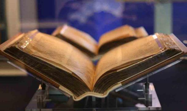 El Great Domesday Book original y el Little Domesday Book de 1086, vistos en el museo de Archivos Nacionales en Kew, Inglaterra. (Andrew Barclay/CC BY-NC-ND 2.0)
