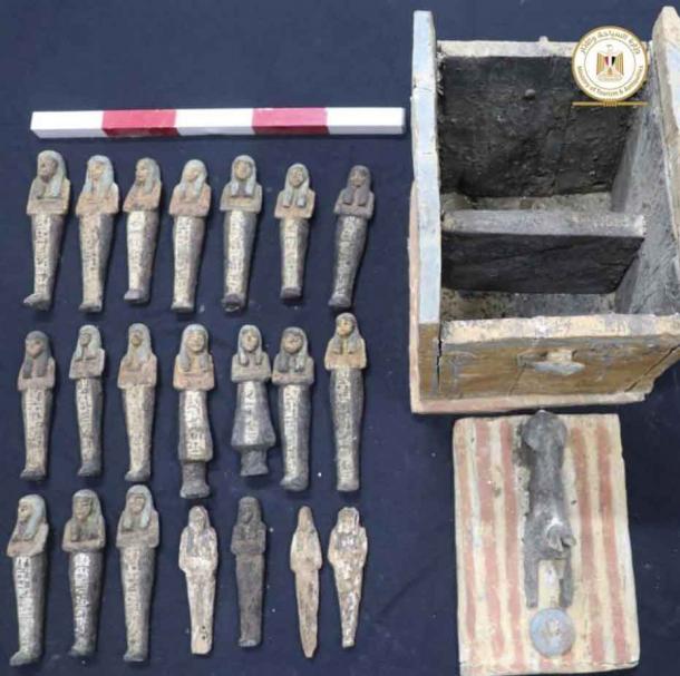 Ushabti statuettes and the wooden box they were found in. Credit: Ministry of Tourism and Antiquities