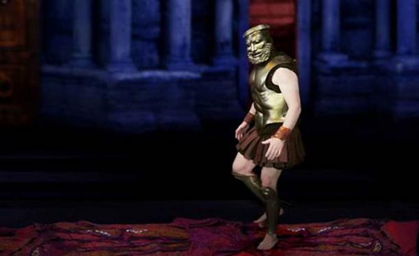 In Agamemnon (the first play of three in the Oresteia), King Agamemnon is persuaded to walk along a red carpet into his palace. (JamesMacMillan / CC BY-SA 4.0)