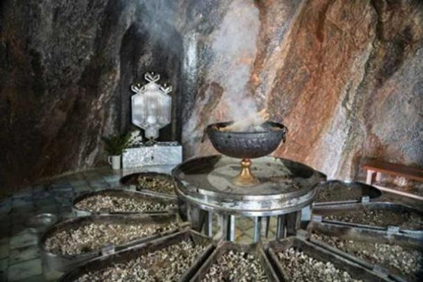 Inside a Zoroastrian fire temple in Iran. (transfers-film/Adobe Stock)