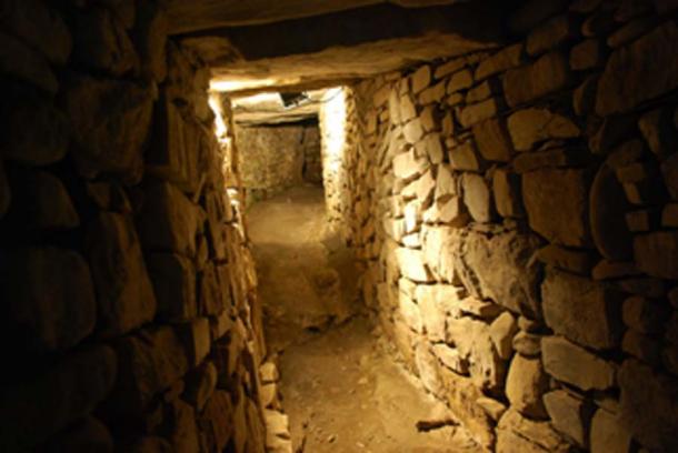 Interior of Knowth tomb, close to the discovery of the Neolithic monument. (Jeanhousen / CC BY-SA 3.0)