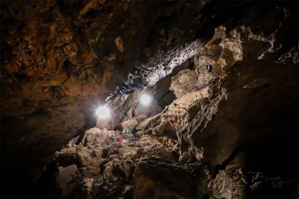 Interior of the Cueva de los Murciélagos de Albuñol. (Blas Ramos Rodríguez / CC BY ND)