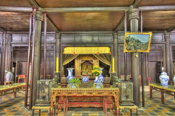 Interior of Tu Duc’s tomb complex (mehdi / Adobe Stock)