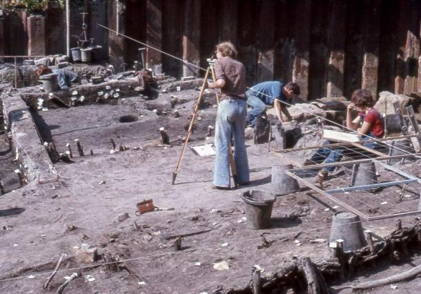 Fue durante las excavaciones de Coppergate en la década de 1970 en York, Inglaterra, que se descubrió el famoso y súper importante fósil de caca vikinga. (Centro vikingo de Jorvik)