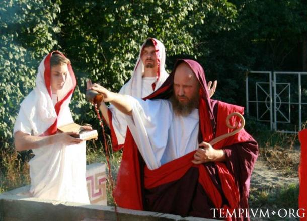 An offering to the Gods conducted at the Iuppiter Perunus temple.