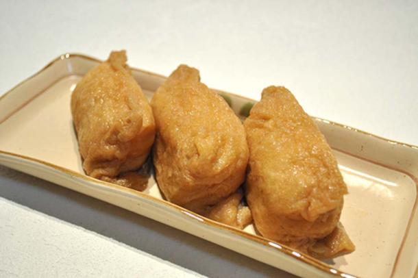 Japanese inarizushi said to attract the Kitsune. (Ocdp / CC BY-SA 3.0)