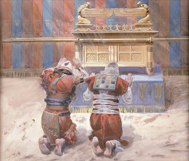 Moses and Joshua bowing before the Ark of the Covenant, by James Tissot circa 1900. (Public domain)