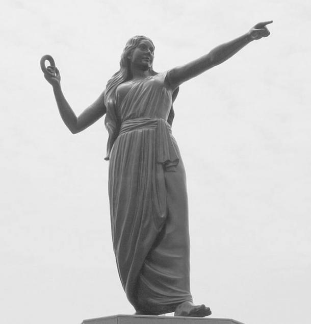 Kannagi is the central figure of the epic Silapathikaram and is worshiped as goddess Pattini in Sri Lanka. Statue in Marina Beach, Chennai.