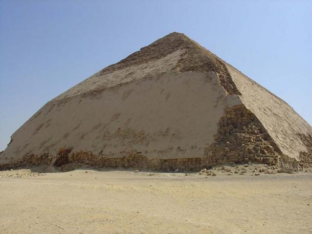 King Snefru’s Bent Pyramid, near King Emenikamaw’s, had a mistake in its design: At 54 degrees the angle was too sharp, so its architect reduced the angle to 43 degrees about halfway up.