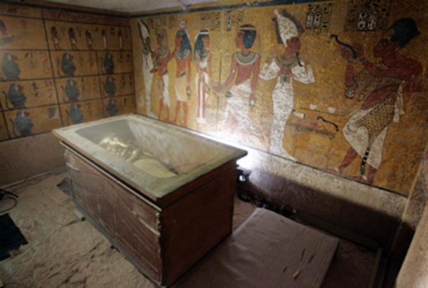 El rey Tutankamón en su sarcófago de piedra en su tumba subterránea en el famoso Valle de los Reyes.  (Nasser Nouri / CC BY-SA 2.0)
