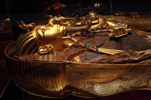 The third, innermost coffin held King Tut’s mummy, covered with an ornate mask and other trappings of his status. 