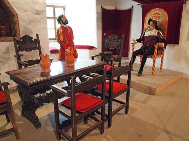 ‘Knight’s Hall’ in Predjama Castle.