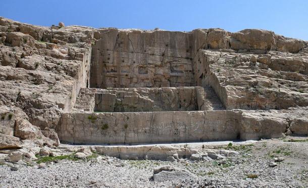 The Kuh-e Rahmat Mountain where the rock-cut Achaemenian monument of Qadamgah stands today. Photo by Pontocello, 2009