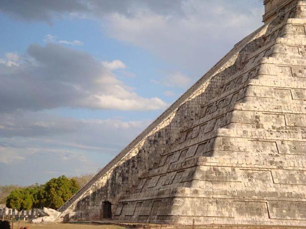 Kukulkan at Chichen Itza during the Equinox. The famous descent of the snake. March 2009 