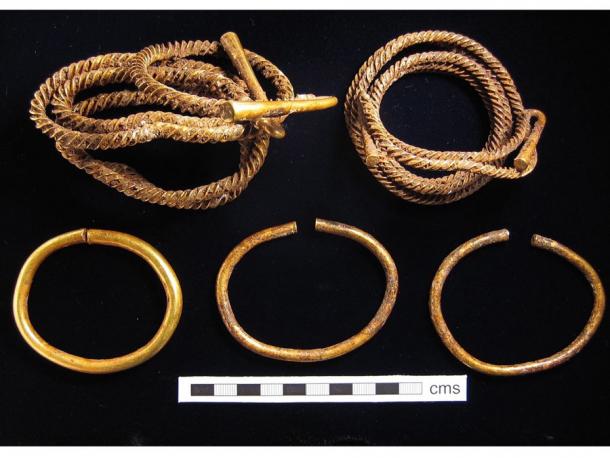The Lambourn Hoard, from Lambourn, Berkshire, with three bracelets and two folded twisted torcs. (Portable Antiquities Scheme / CC BY 2.0)
