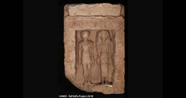 Calcaire montrant un homme et une femme debout l'un à côté de l'autre montrant des défigurations. (Tell Edfu Project)