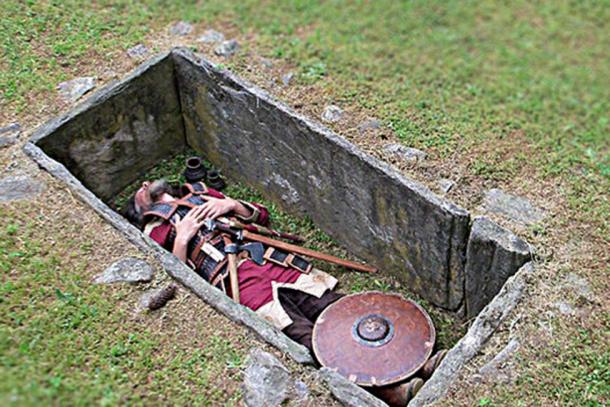Longobard Necropolis, 7th century AD. Teaching and historical re-enactment, at the only necropolis preserved in situ and visible in Italy, located near the Civic Archaeological Museum (CC by SA 3.0).