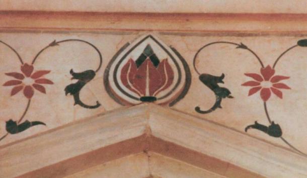 Lotus flower, a Hindu symbol, at the apex of a doorway in the Taj Mahal