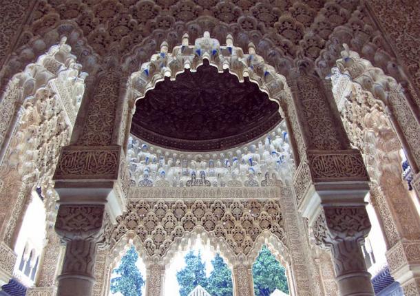 Magnificent Alhambra plaster work (Public Domain)