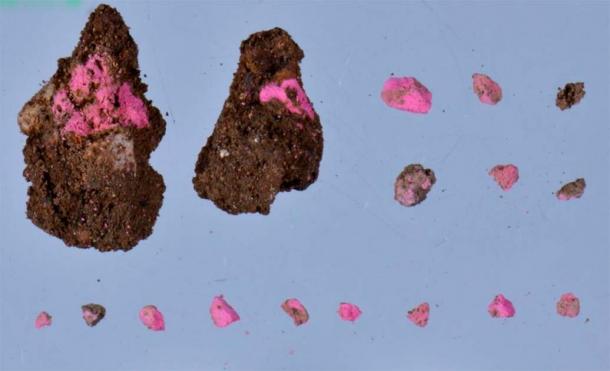 Makeup pigment fragments found at the site. (Anadolu Agency)