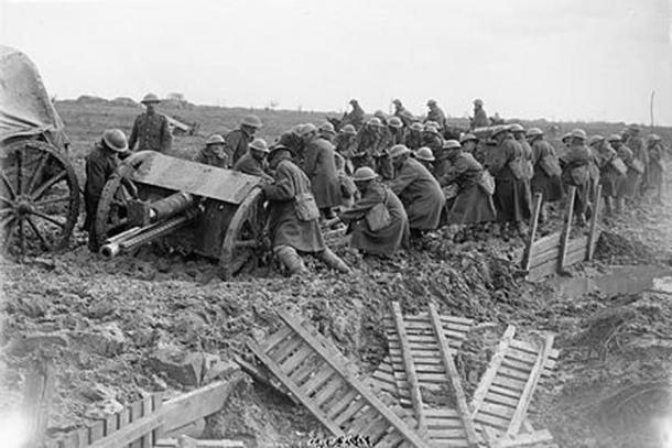 Manhandling an 18-pounder field gun through mud during the Battle of Langemarck, 16 October 1917, fought a short distance southwest of Poelcappelle. (Public domain)