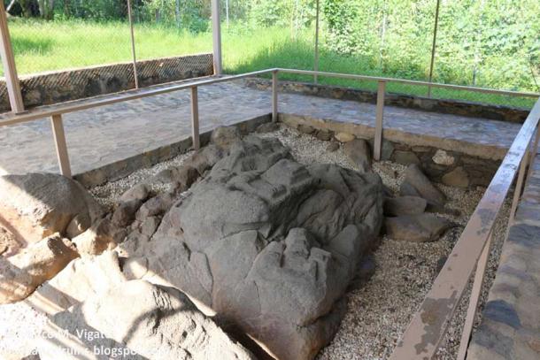 El increíble modelo de piedra “Maqueta” de San Miguel Ixtapan, tallado en una única gran roca de basalto de 3 por 4 metros y que se cree que contiene la representación de una ciudad aún no identificada.  (Autor proporcionado)