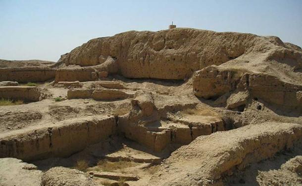 Mari, Syria - A ziggurat near the palace