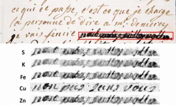En esta parte de la carta de María Antonieta del 4 de enero de 1792 al Conde, el mapa elemental de cobre revela las palabras originales 
