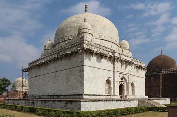 The Mausoleum of Hoshang Shah, Mandu, India. Some have suggested that it served as a template for the construction of the Taj Mahal. 