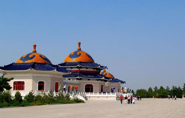 Genghis Khan Mausoleum near Ordos in Inner Mongolia. (SamxliCC BY 3.0)