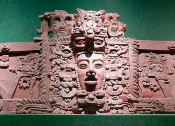 Maya mask. Stucco frieze from Placeres, Campeche. Early Classic period (c. 250 - 600 AD) (CC BY-SA 3.0)