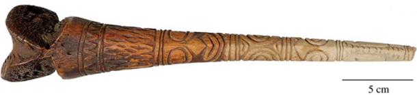 Mechanical failure near the tip is evident in some bone daggers. This human bone dagger is attributed to the Kwoma people, with affinities to the Iatmul area of the Middle Sepik River (early or mid-twentieth century. (Hood Museum of Art, Dartmouth College)